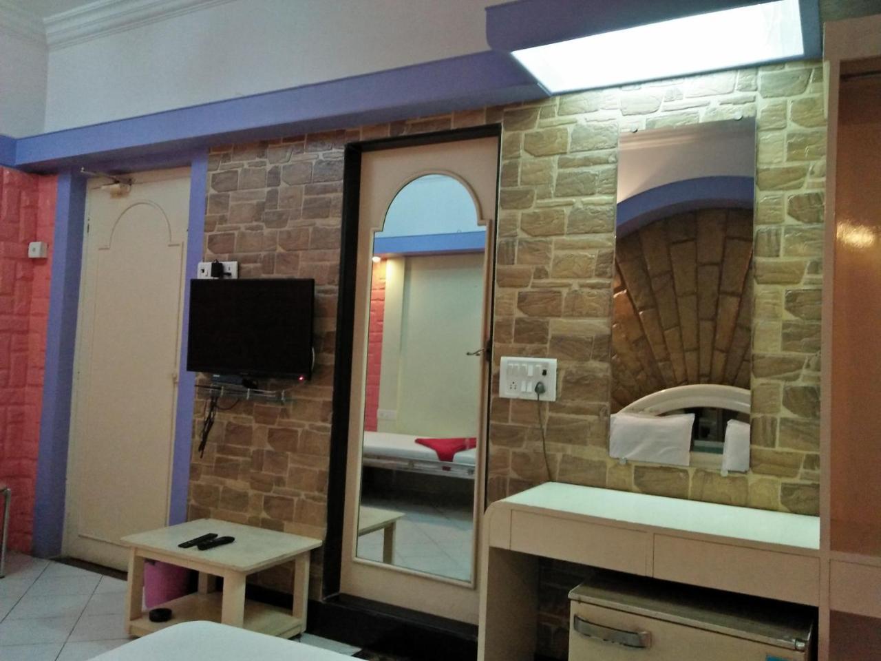 Hotel Blue Bird Colaba Mandve Экстерьер фото