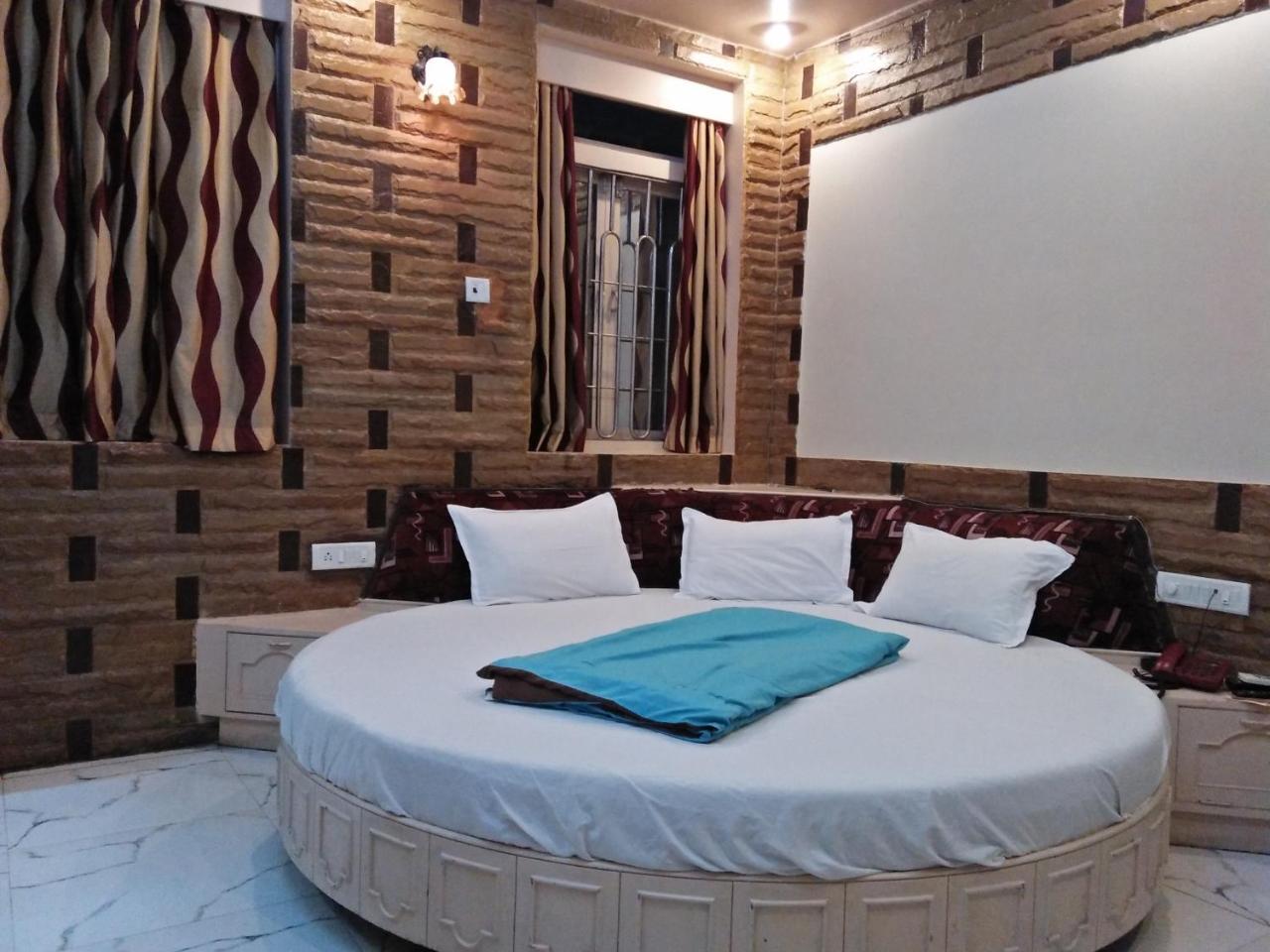 Hotel Blue Bird Colaba Mandve Экстерьер фото
