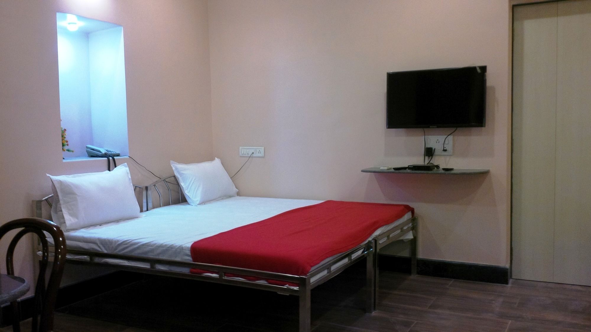 Hotel Blue Bird Colaba Mandve Экстерьер фото