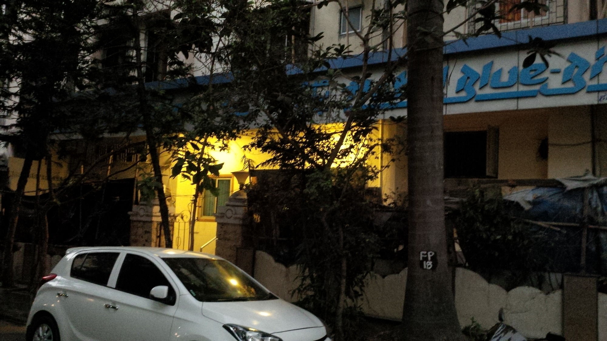 Hotel Blue Bird Colaba Mandve Экстерьер фото